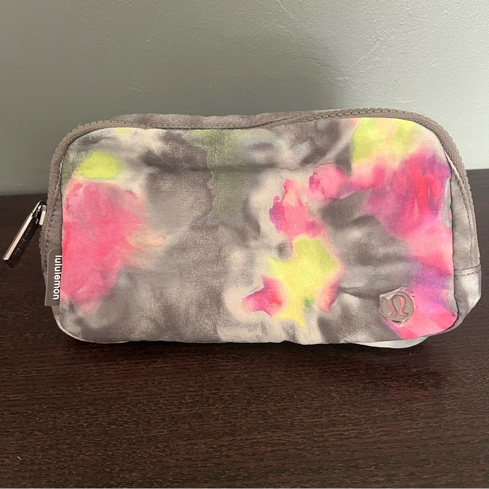 Lululemon Everywhere Belt Bag 1L Hyper Dye NWT